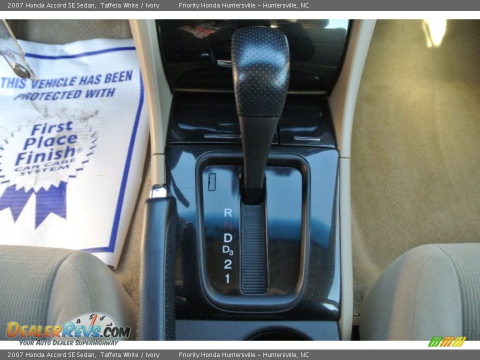 2007 Honda Accord SE Sedan Taffeta White / Ivory Photo #13