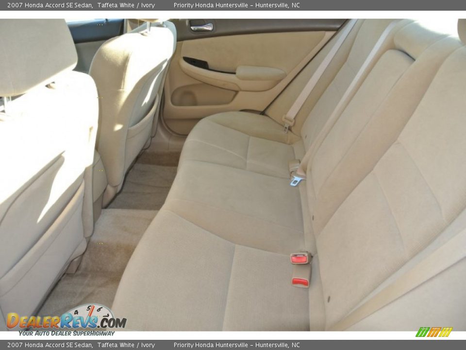 2007 Honda Accord SE Sedan Taffeta White / Ivory Photo #17