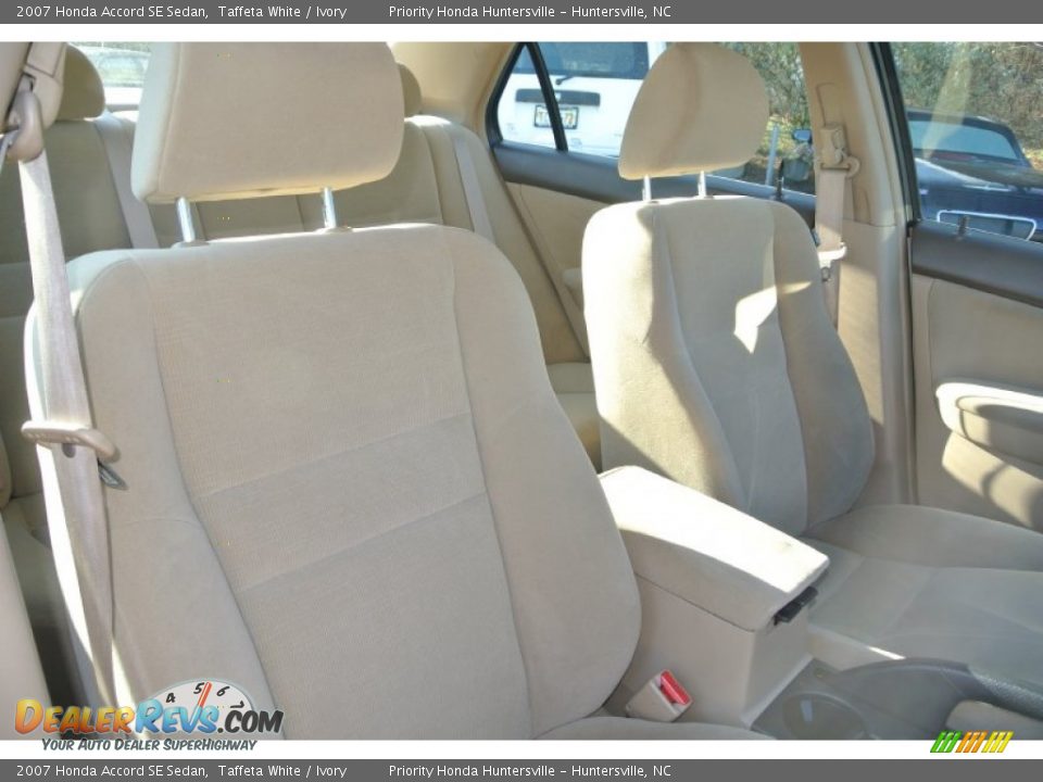2007 Honda Accord SE Sedan Taffeta White / Ivory Photo #20