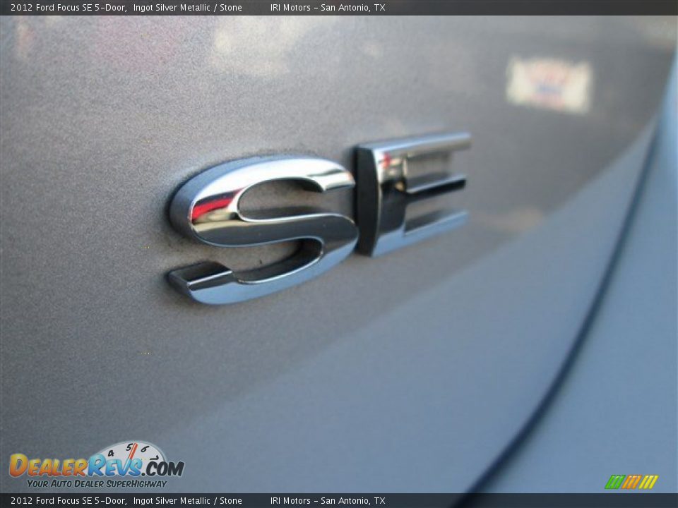 2012 Ford Focus SE 5-Door Ingot Silver Metallic / Stone Photo #7