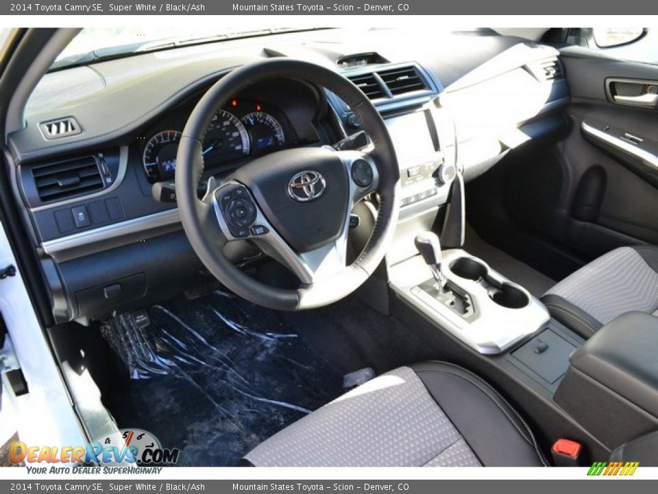 2014 Toyota Camry SE Super White / Black/Ash Photo #5