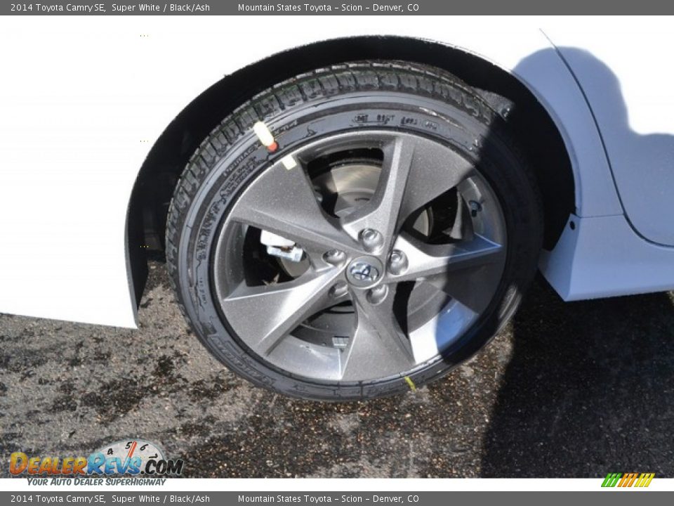 2014 Toyota Camry SE Super White / Black/Ash Photo #9