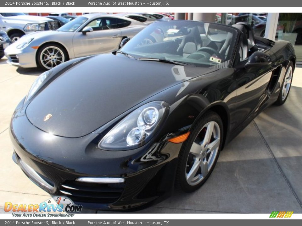Front 3/4 View of 2014 Porsche Boxster S Photo #3