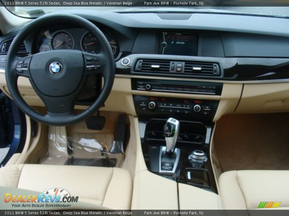 2011 BMW 5 Series 528i Sedan Deep Sea Blue Metallic / Venetian Beige Photo #13