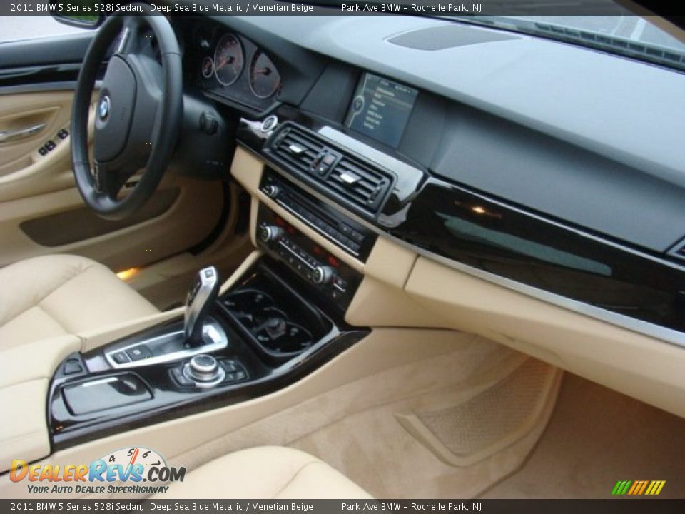 2011 BMW 5 Series 528i Sedan Deep Sea Blue Metallic / Venetian Beige Photo #25