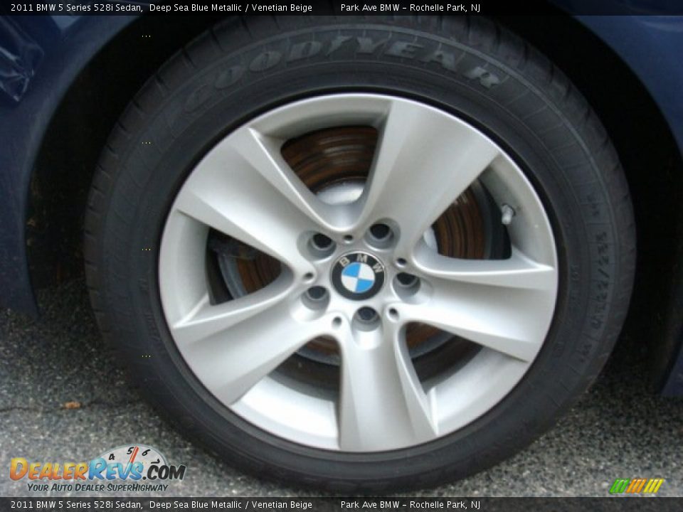 2011 BMW 5 Series 528i Sedan Deep Sea Blue Metallic / Venetian Beige Photo #28