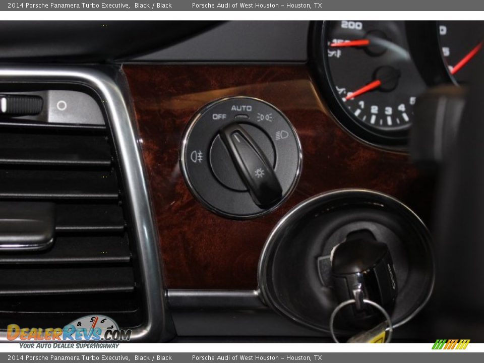 Controls of 2014 Porsche Panamera Turbo Executive Photo #25