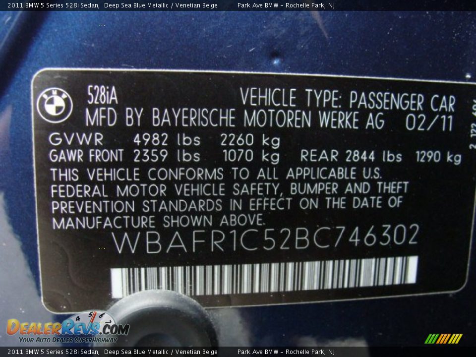 2011 BMW 5 Series 528i Sedan Deep Sea Blue Metallic / Venetian Beige Photo #32