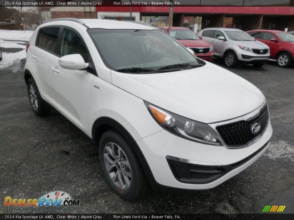 Front 3/4 View of 2014 Kia Sportage LX AWD Photo #2