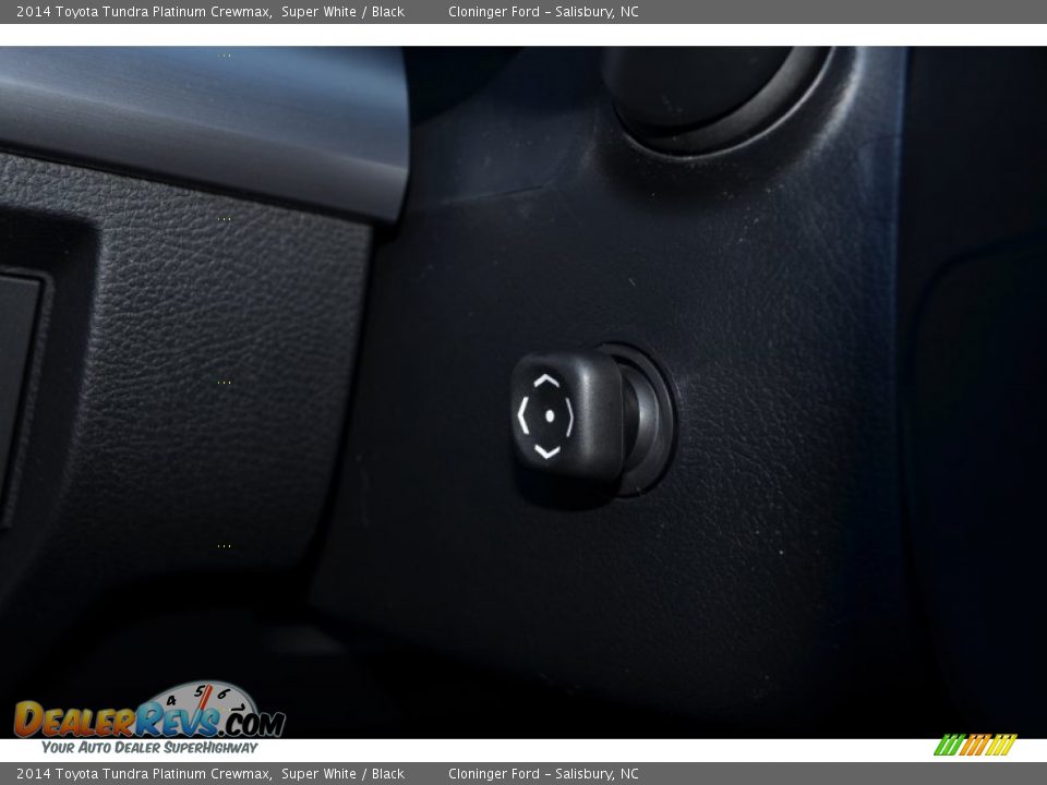 Controls of 2014 Toyota Tundra Platinum Crewmax Photo #29