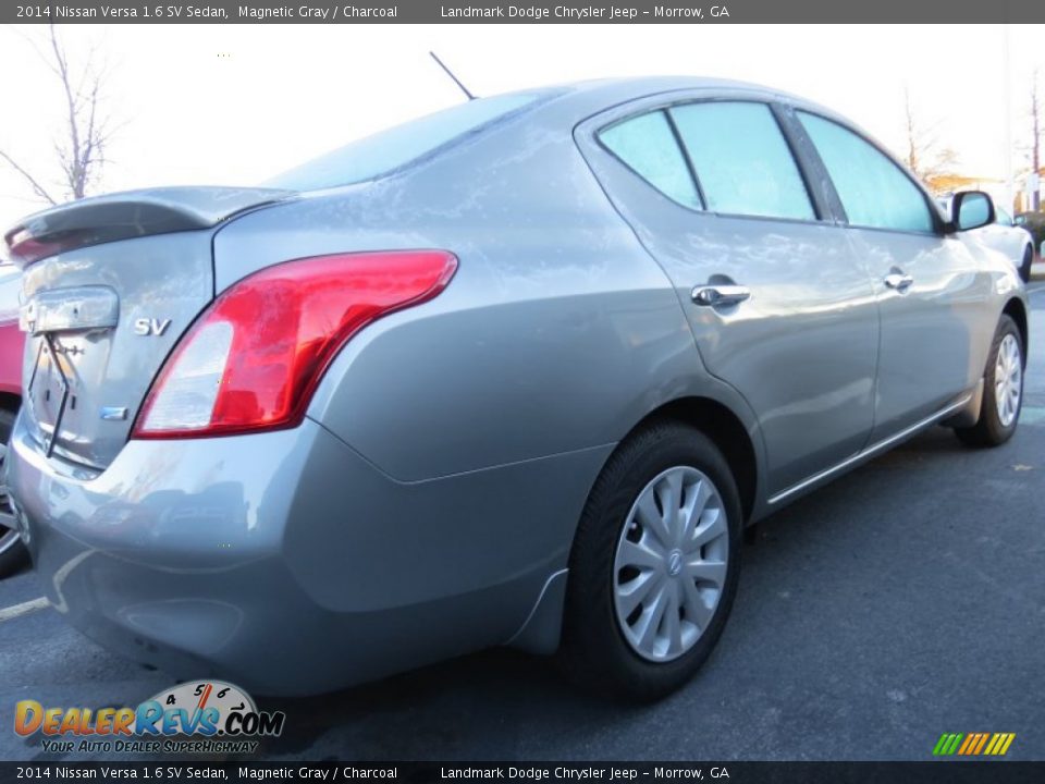 2014 Nissan Versa 1.6 SV Sedan Magnetic Gray / Charcoal Photo #3