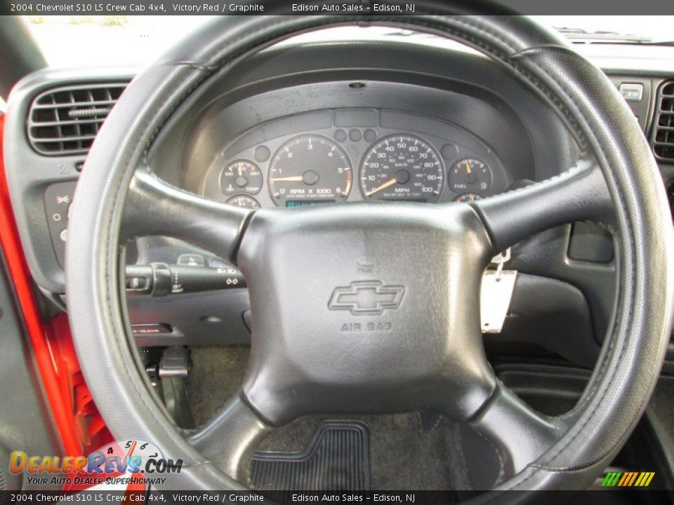 2004 Chevrolet S10 LS Crew Cab 4x4 Victory Red / Graphite Photo #22