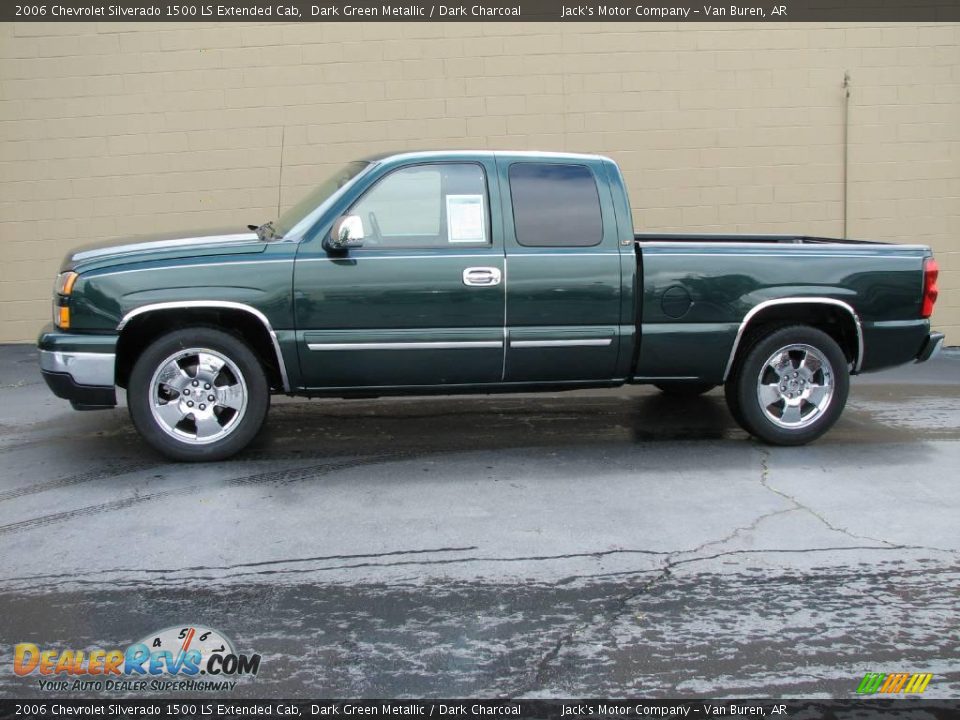 2006 Chevrolet Silverado 1500 LS Extended Cab Dark Green Metallic / Dark Charcoal Photo #1