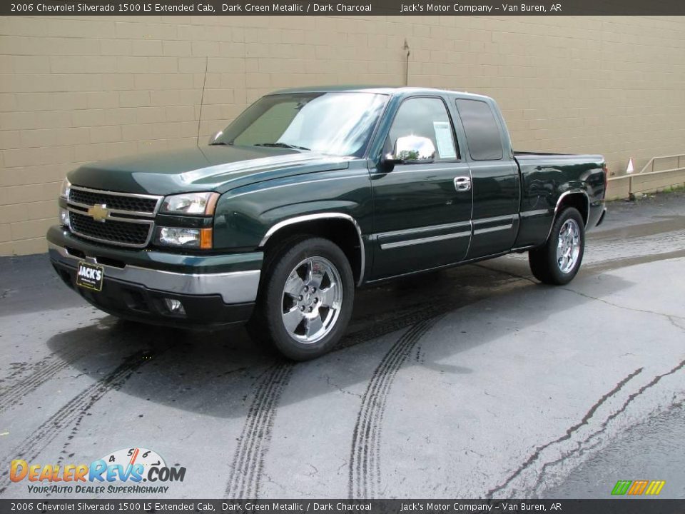 2006 Chevrolet Silverado 1500 LS Extended Cab Dark Green Metallic / Dark Charcoal Photo #2