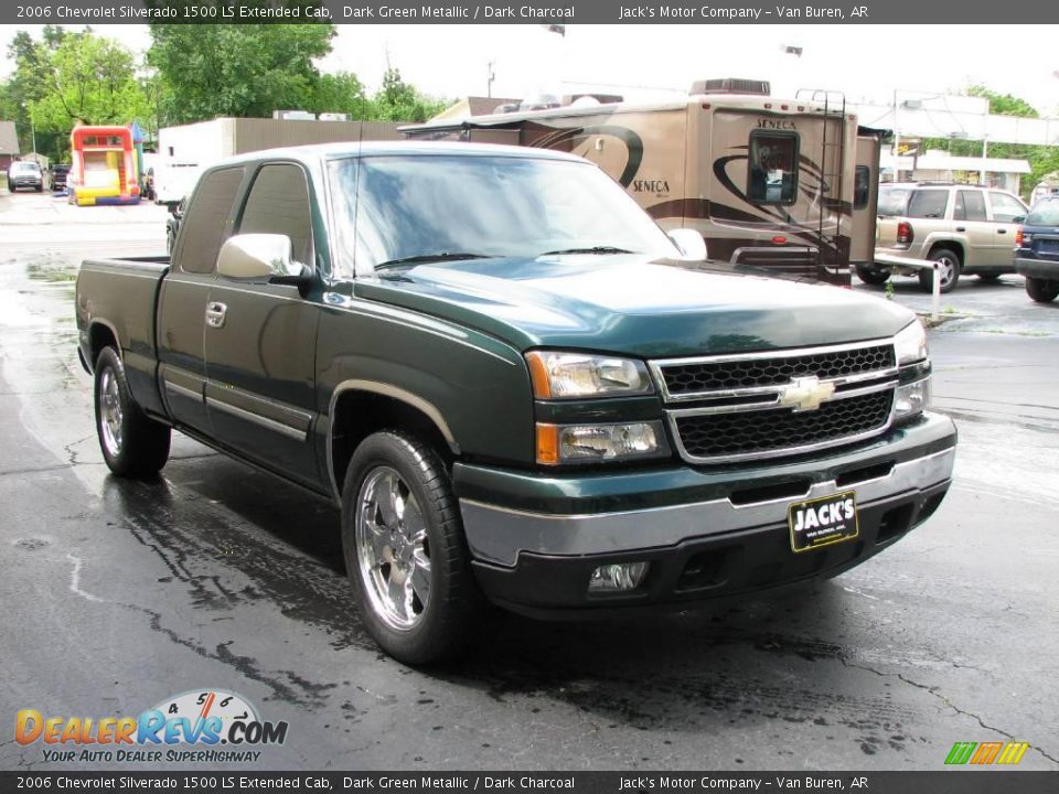 2006 Chevrolet Silverado 1500 LS Extended Cab Dark Green Metallic / Dark Charcoal Photo #4