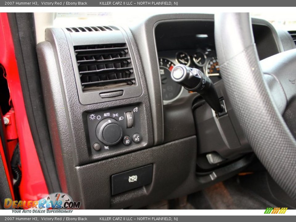 Controls of 2007 Hummer H3  Photo #14