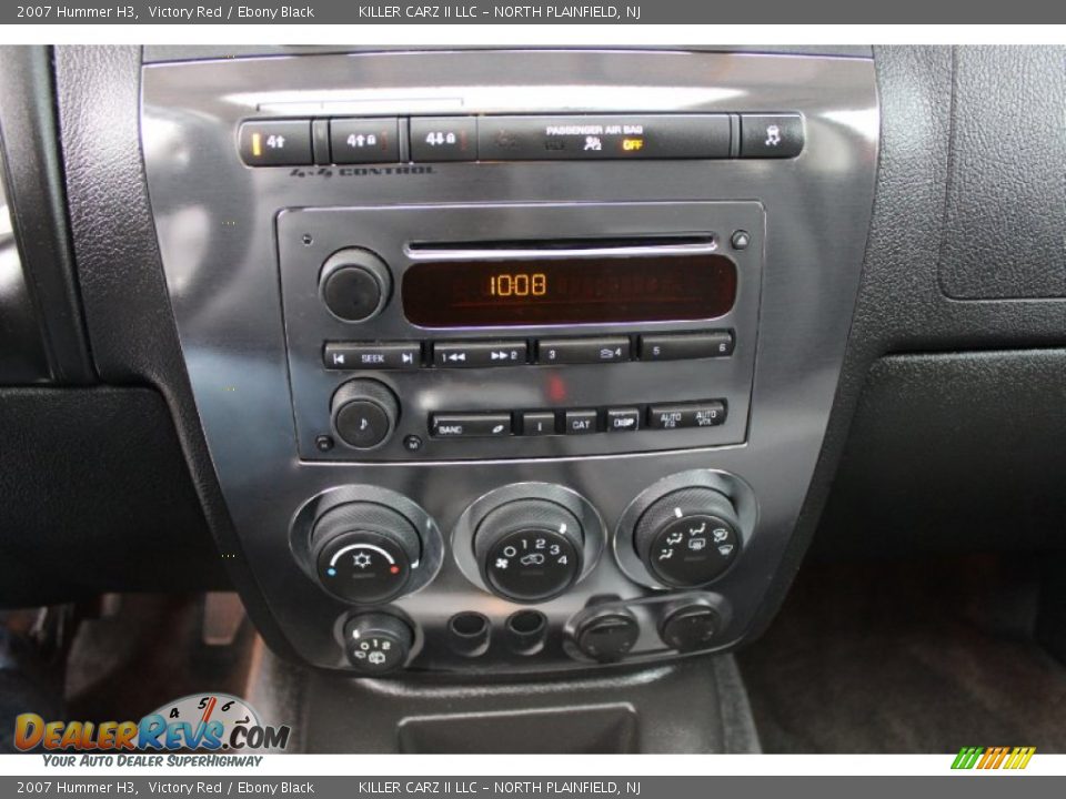 Controls of 2007 Hummer H3  Photo #17