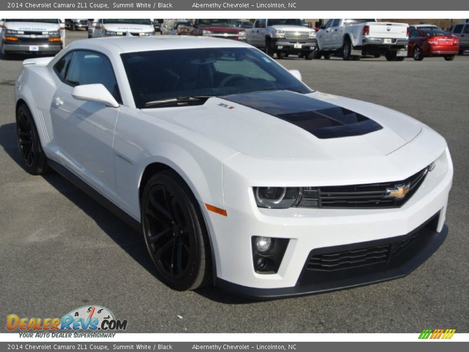 Front 3/4 View of 2014 Chevrolet Camaro ZL1 Coupe Photo #1