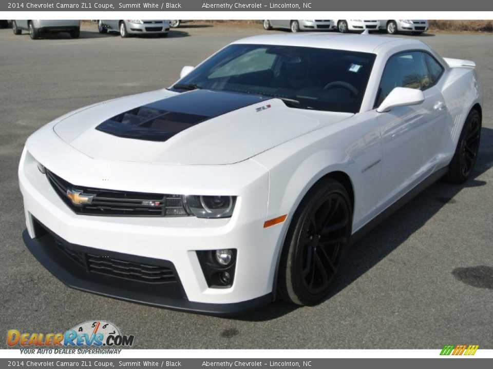 Front 3/4 View of 2014 Chevrolet Camaro ZL1 Coupe Photo #2