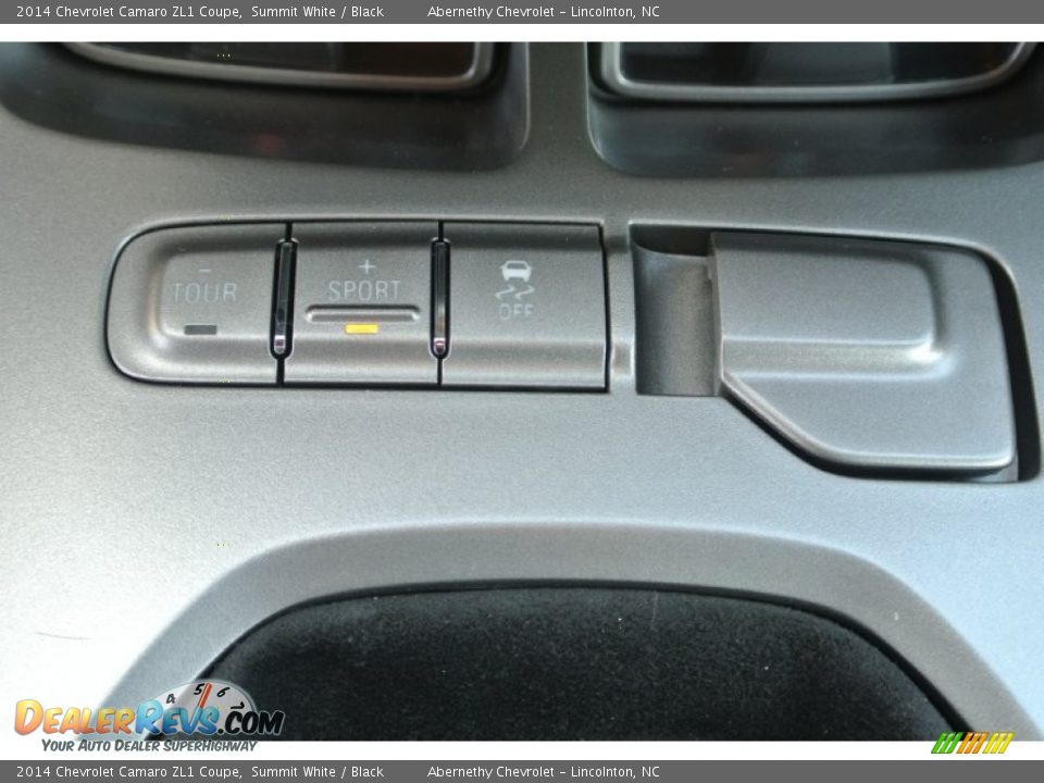 Controls of 2014 Chevrolet Camaro ZL1 Coupe Photo #14