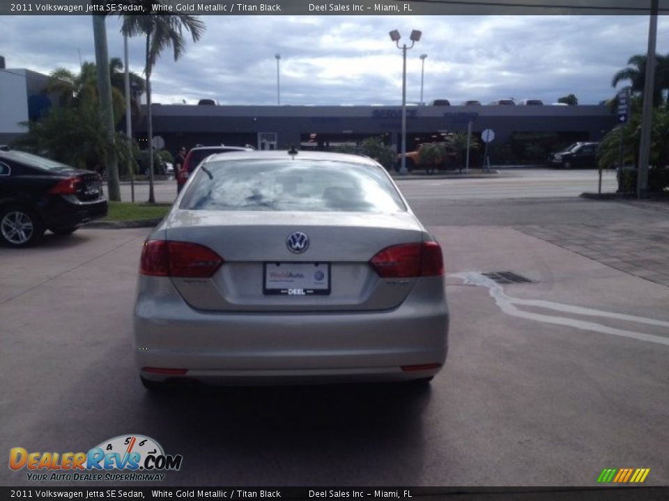 2011 Volkswagen Jetta SE Sedan White Gold Metallic / Titan Black Photo #4