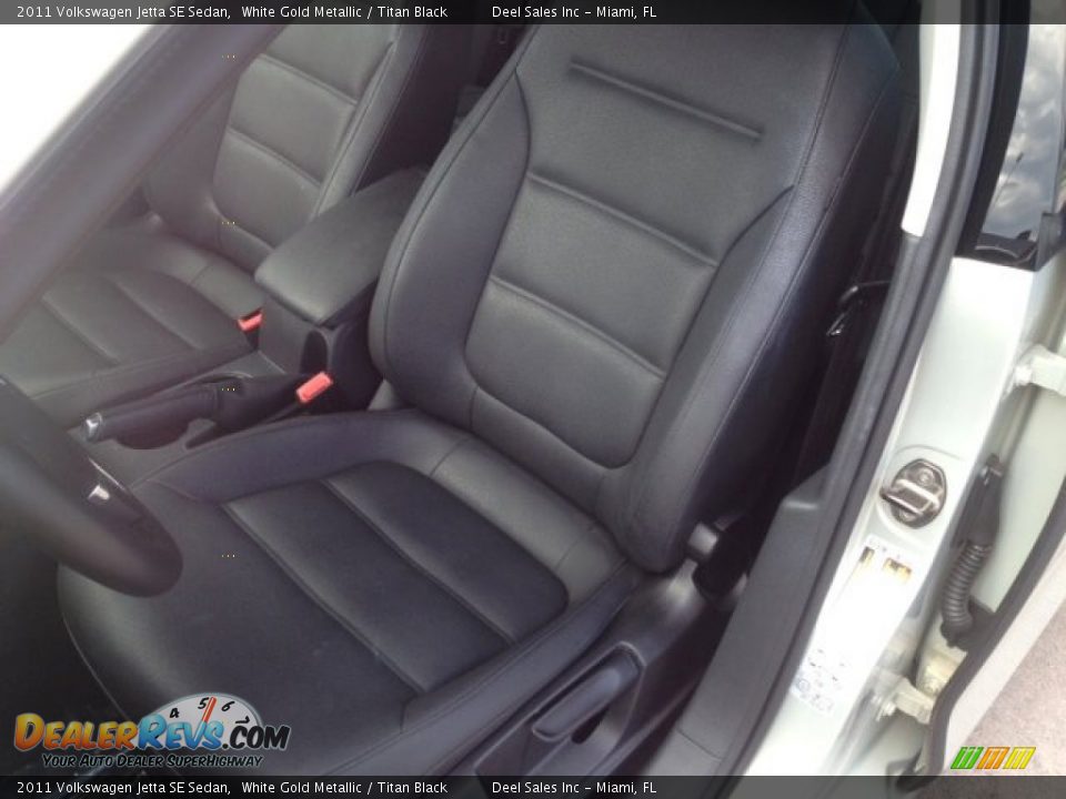 2011 Volkswagen Jetta SE Sedan White Gold Metallic / Titan Black Photo #9