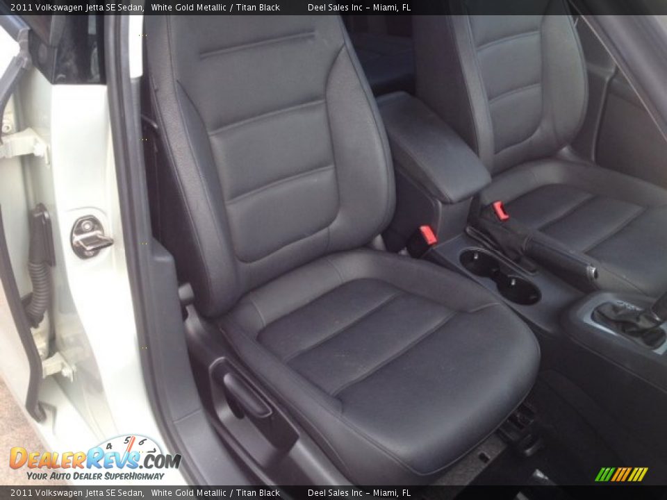2011 Volkswagen Jetta SE Sedan White Gold Metallic / Titan Black Photo #10