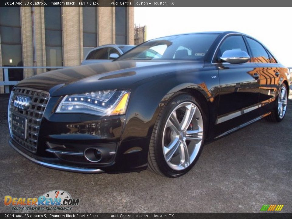 Front 3/4 View of 2014 Audi S8 quattro S Photo #5