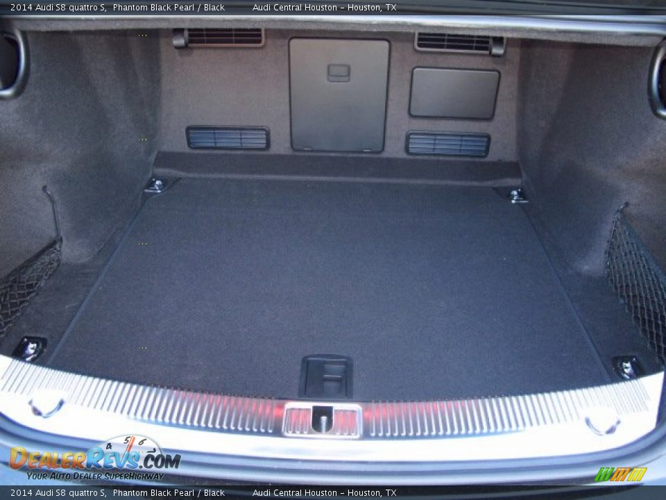2014 Audi S8 quattro S Trunk Photo #9