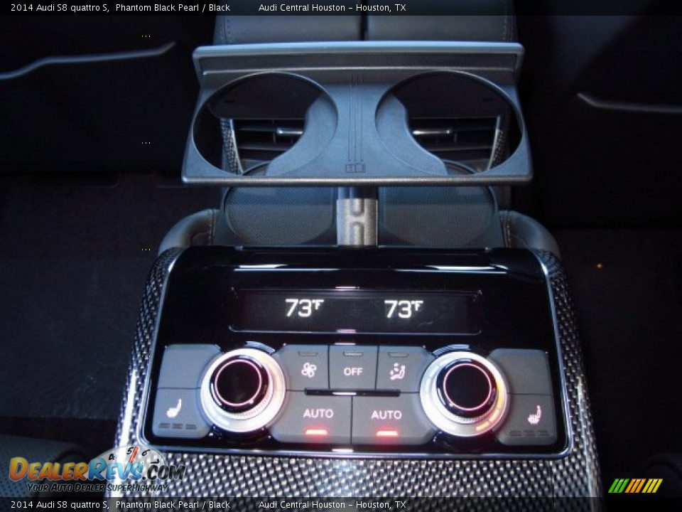 Controls of 2014 Audi S8 quattro S Photo #18