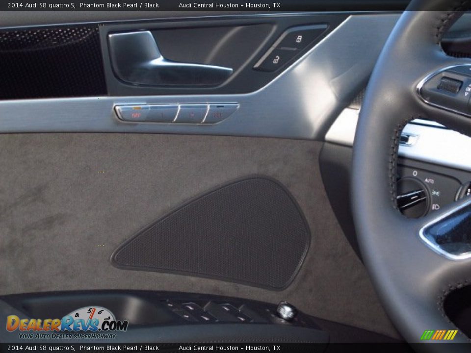 Controls of 2014 Audi S8 quattro S Photo #19
