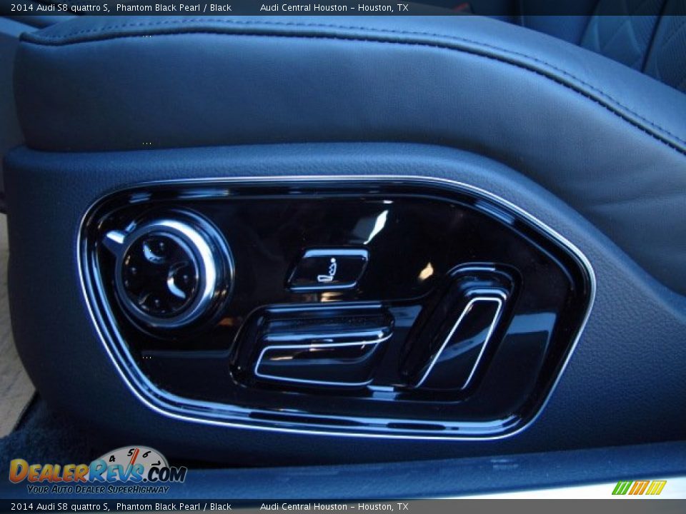 Controls of 2014 Audi S8 quattro S Photo #21