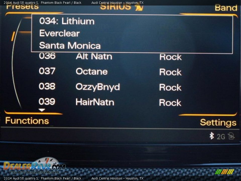 Audio System of 2014 Audi S8 quattro S Photo #28