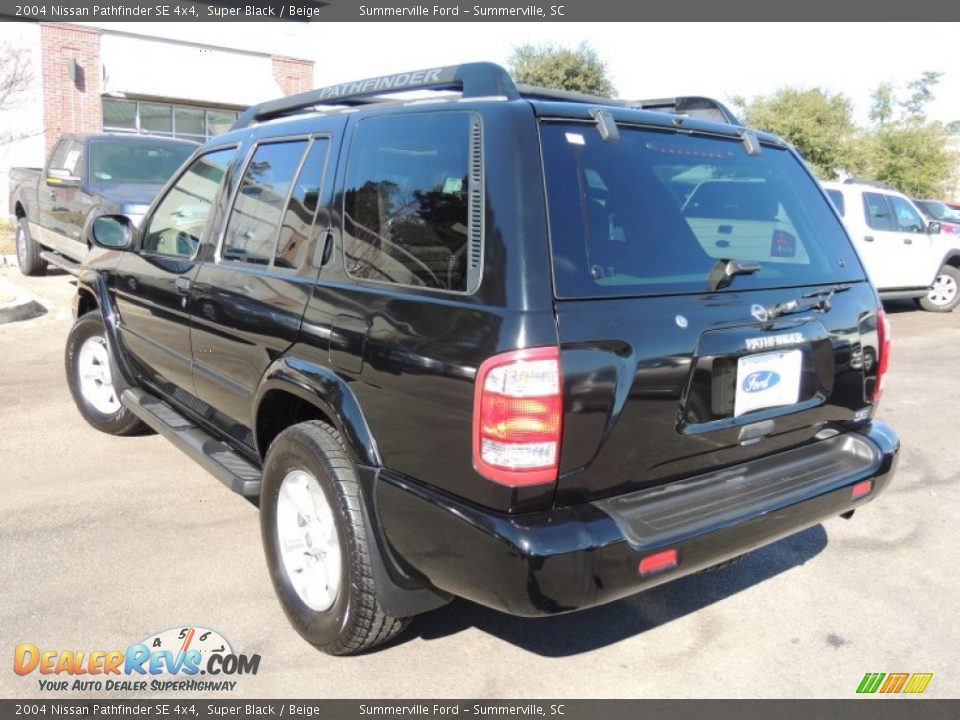 2004 Nissan Pathfinder SE 4x4 Super Black / Beige Photo #16