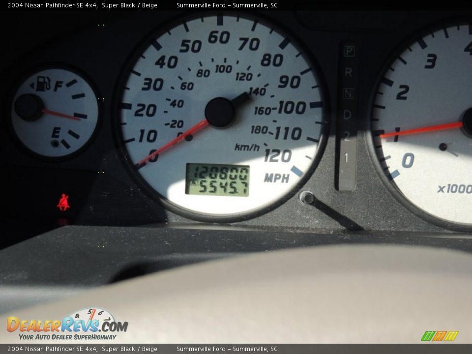 2004 Nissan Pathfinder SE 4x4 Super Black / Beige Photo #24