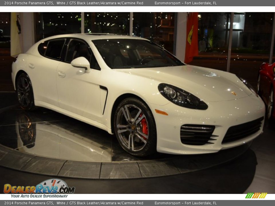 Front 3/4 View of 2014 Porsche Panamera GTS Photo #30