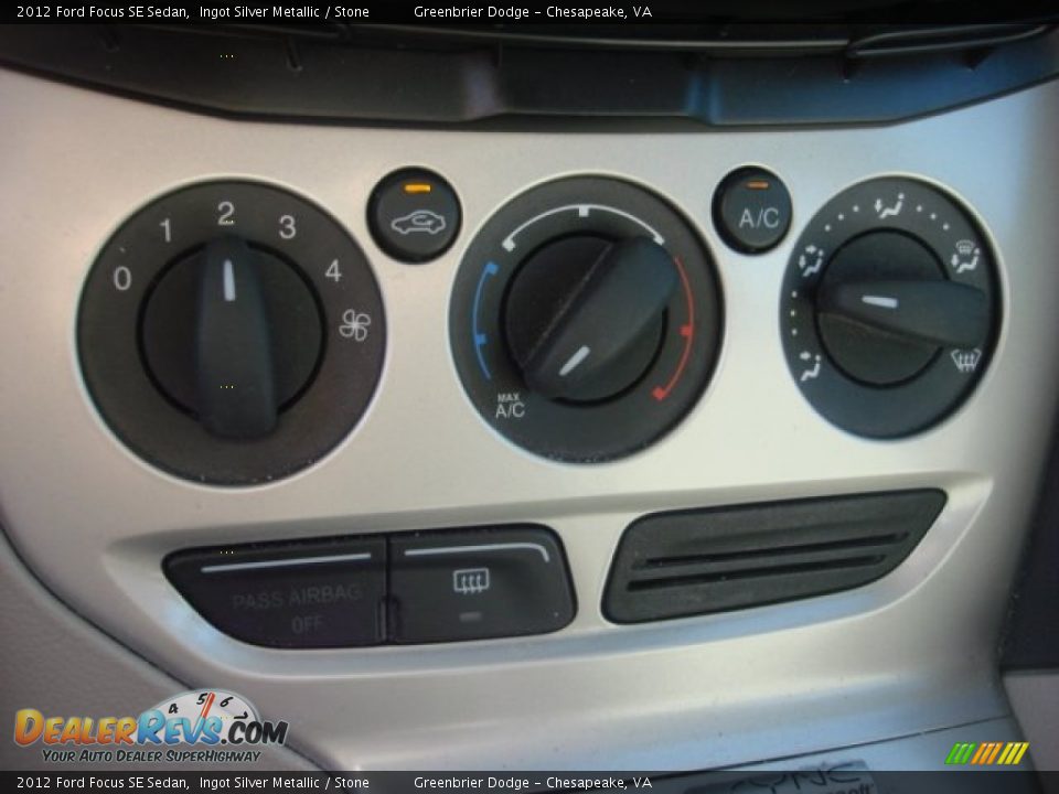 2012 Ford Focus SE Sedan Ingot Silver Metallic / Stone Photo #5