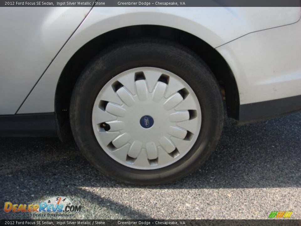 2012 Ford Focus SE Sedan Ingot Silver Metallic / Stone Photo #24