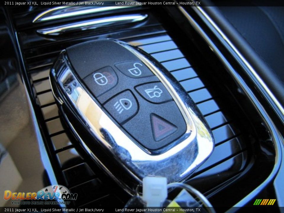 2011 Jaguar XJ XJL Liquid Silver Metallic / Jet Black/Ivory Photo #26