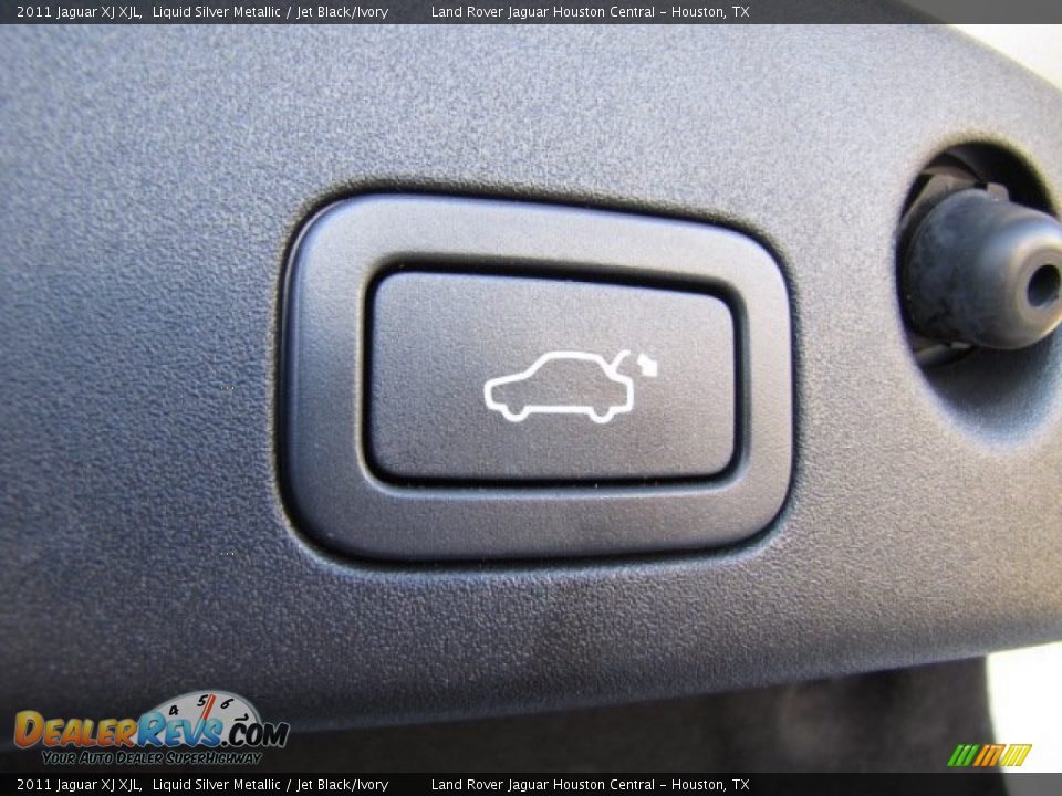 2011 Jaguar XJ XJL Liquid Silver Metallic / Jet Black/Ivory Photo #34