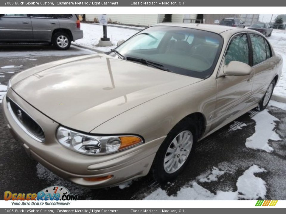 Front 3/4 View of 2005 Buick LeSabre Custom Photo #1