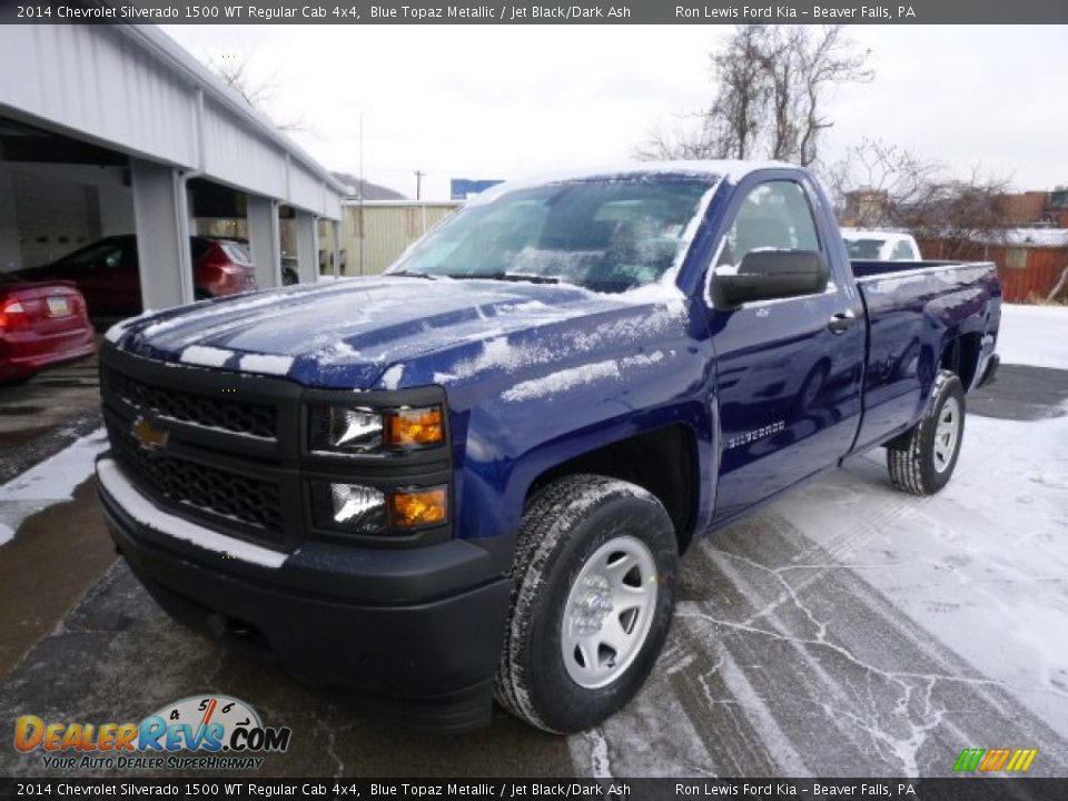 Front 3/4 View of 2014 Chevrolet Silverado 1500 WT Regular Cab 4x4 Photo #4