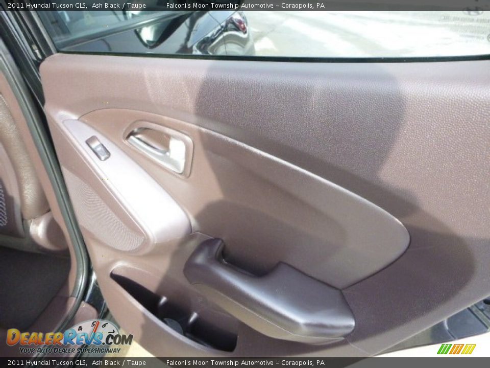 2011 Hyundai Tucson GLS Ash Black / Taupe Photo #14