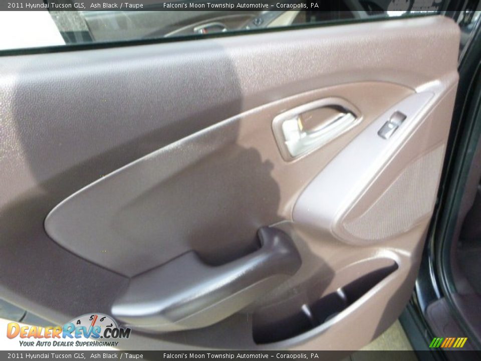2011 Hyundai Tucson GLS Ash Black / Taupe Photo #18