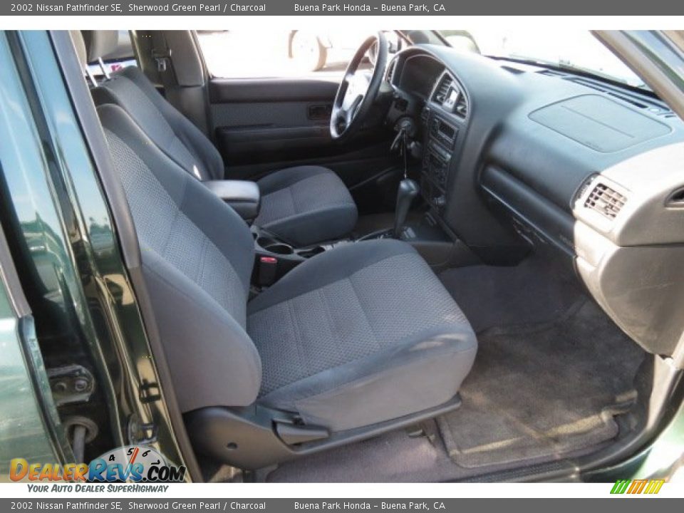 2002 Nissan Pathfinder SE Sherwood Green Pearl / Charcoal Photo #6