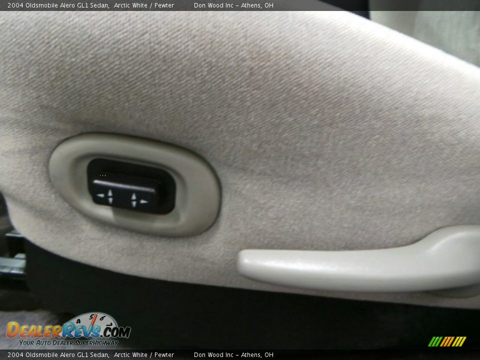2004 Oldsmobile Alero GL1 Sedan Arctic White / Pewter Photo #10