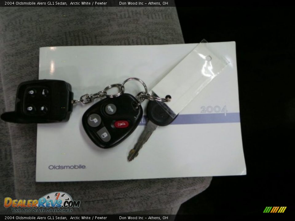 2004 Oldsmobile Alero GL1 Sedan Arctic White / Pewter Photo #28
