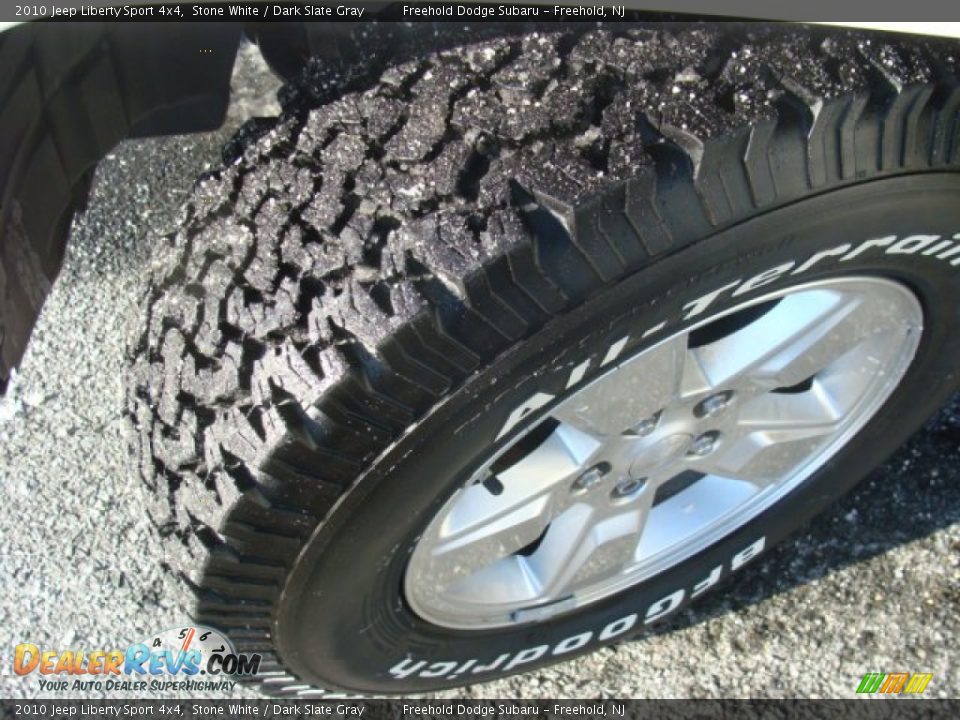 2010 Jeep Liberty Sport 4x4 Stone White / Dark Slate Gray Photo #11