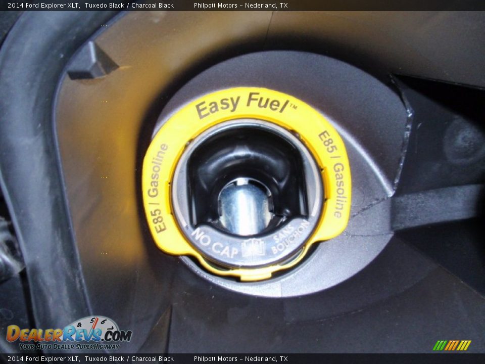 2014 Ford Explorer XLT Tuxedo Black / Charcoal Black Photo #16