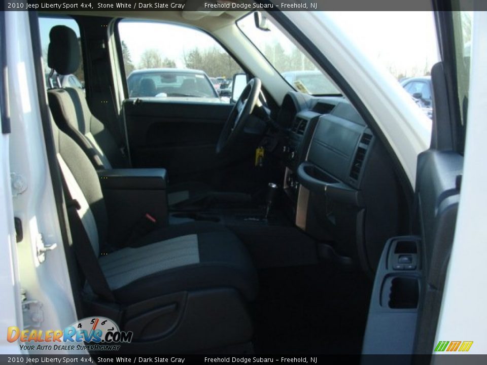 2010 Jeep Liberty Sport 4x4 Stone White / Dark Slate Gray Photo #16